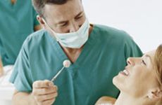 Clínica Dental Dr. David Morales personas en consulta odontología